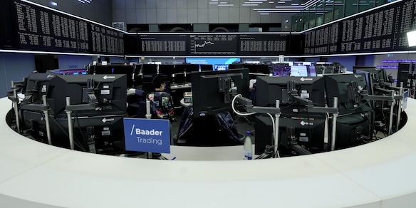 Borsa: l'Europa chiude in rialzo, Francoforte +0,8%