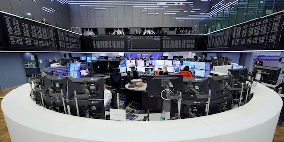 Borsa: Milano migliora (+1,2%) con l'Europa e i chip, continua il rally di Mediobanca