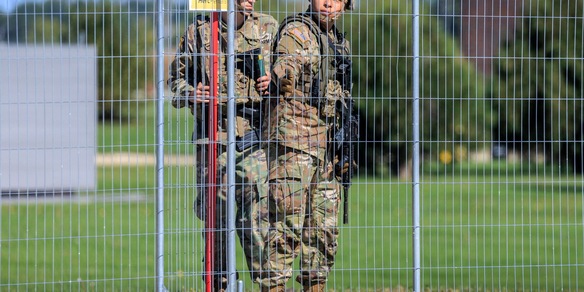 Nyt, 'forze Usa in posizione per un eventuale attacco all'Iran'