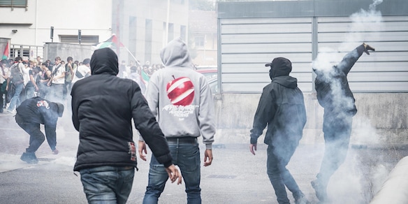 Autonomi, 'a Torino cinque arresti domiciliari e 12 obblighi di firma'