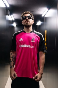 Svelate le maglie della Kings League, al via il 2 marzo