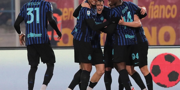 La decidono i cambi, l'Inter espugna Lecce con Mkhitaryan e Akanji