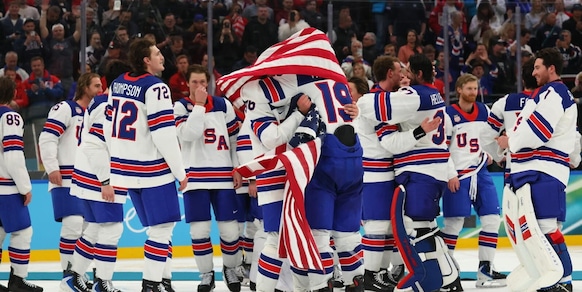 Trionfo Usa nella finale hockey su ghiaccio alle Olimpiadi: Canada ko, rivivi la diretta