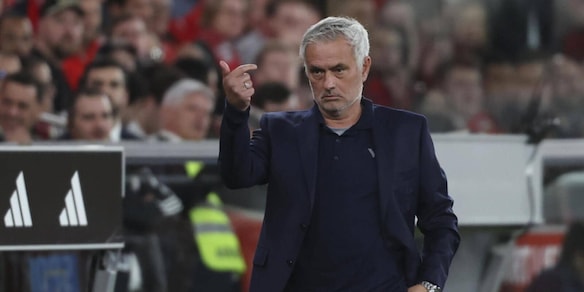 Mourinho a Madrid per Real-Benfica: la decisione