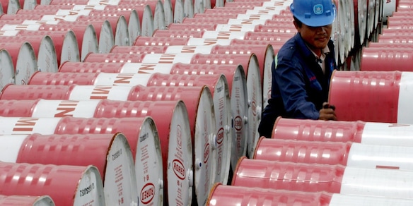 Il petrolio è in lieve rialzo in avvio, wti +0,60%