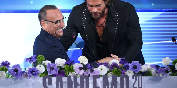 Conti, a Sanremo carrambata dopo 50 anni tra i due Sandokan Can Yaman e Kabir Bedi