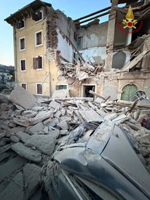 Esplosione in palazzina nel Veronese, morto un uomo sotto le macerie