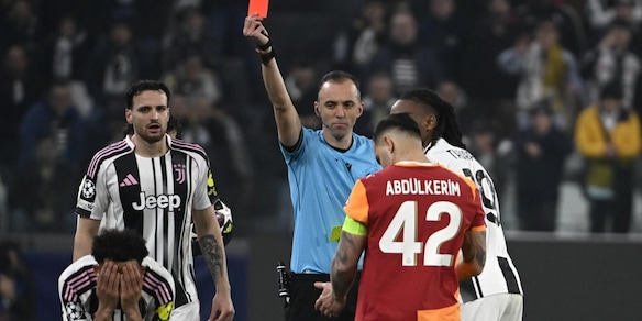 Moviola Juve-Galatasaray, Pinheiro fermo subito: la folle espulsione di Kelly