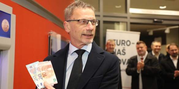 L'Eurocamera conferma Vujcic come vicepresidente della Bce e Michaud all'Eba