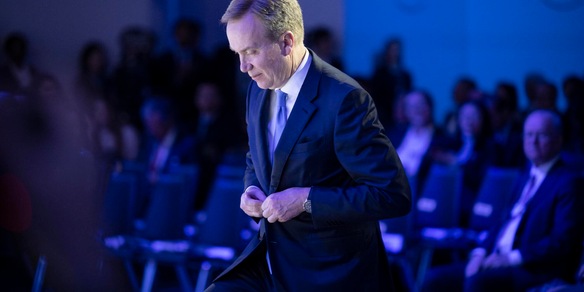 Il presidente del forum di Davos si dimette per lo scandalo Epstein