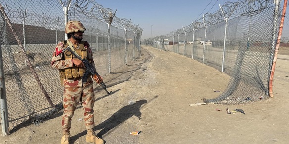 Intensi scontri tra le forze di sicurezza al confine tra Pakistan e Afghanistan