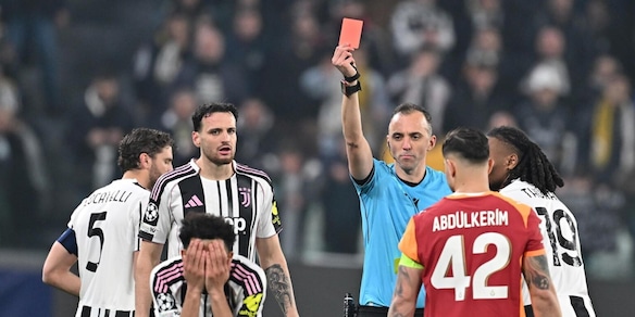 Rosso a Kelly, arriva la giustificazione della Uefa e scatena l'ira social dei tifosi della Juve