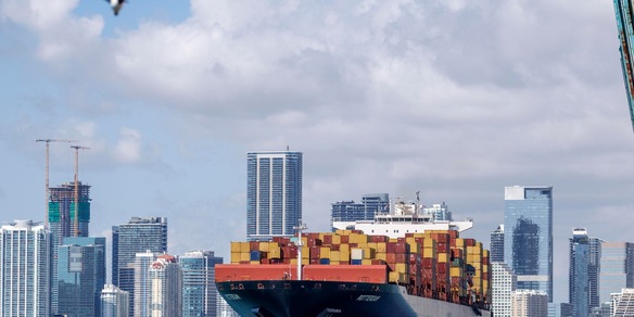 Cala l'interscambio extra-Ue, importazioni (-3,9%), esportazioni (-1,9%)