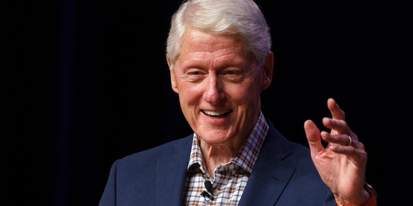 Bill Clinton, 'non avevo idea dei crimini di Epstein'
