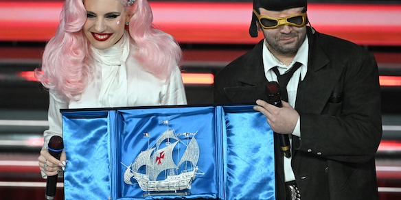 Sanremo, 10,8 milioni con il 65.6% per la serata delle cover