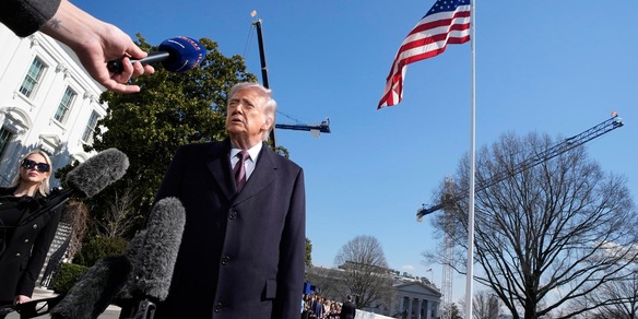 Trump, 'pare che la notizia della morte di Khamenei sia corretta'