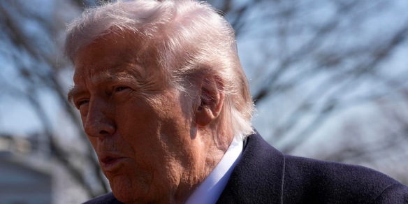 Trump sarcastico, 'Iran mi chiederà chi voglio al posto di Khamenei'