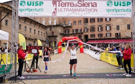 Mattia Vasoli e Elisa Giordano vincono la 11^ Terre di Siena Ultramarathon