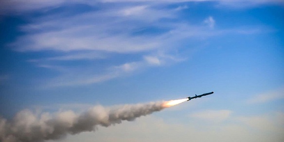 Usa, 'colpita nave da guerra iraniana nel golfo di Oman, sta affondando'