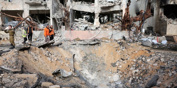 Missili dall'Iran, forti esplosioni a Tel Aviv e Gerusalemme