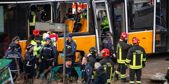 Indagato il tranviere e sequestrate le conversazioni con la centrale operativa