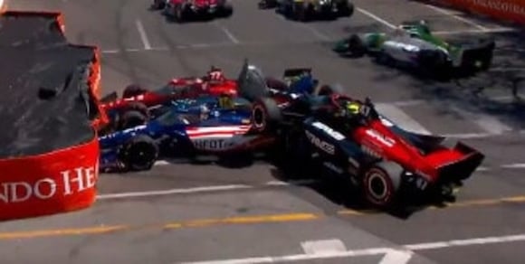 Schumacher, debutto da incubo per il figlio Mick in IndyCar. E il fratello Ralf attacca: "Per la F1 è finita"