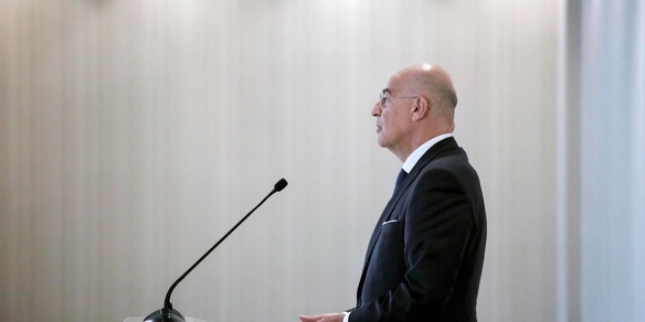 La Grecia invia due fregate e due F-16 per la difesa di Cipro