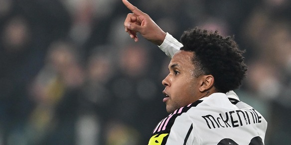 Serie A: McKennie firma il rinnovo con la Juve fino al 2030