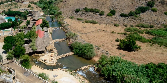 Media, forze israeliane avanzano in località nel sud del Libano