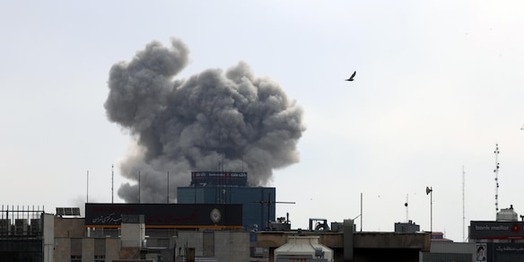 Media, 'raid aerei colpiscono l'aeroporto Mehrabad a Teheran'