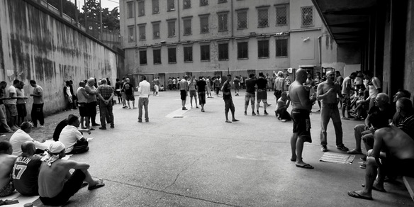 Aumentano i detenuti e le morti in carcere, in calo i suicidi