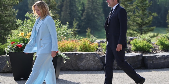 Meloni sente Macron, sostegno ai Paesi del Golfo e a Cipro
