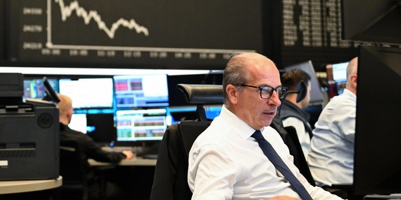 Borsa: l'Europa amplia il calo con i future Usa, Milano -1%