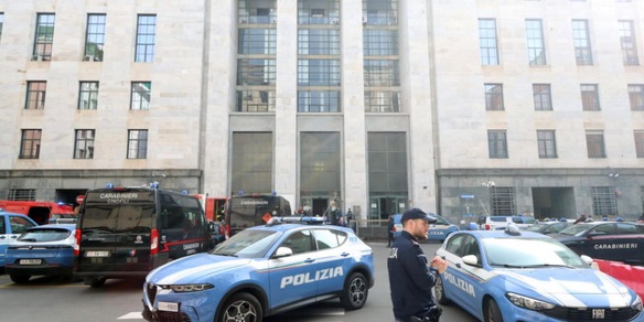 Rientra dopo 7 ore allarme a Palagiustizia di Milano, nessun ordigno