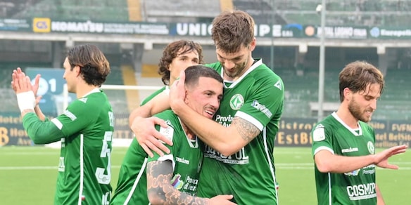 L'Avellino vince al 92' grazie a Russo: Padova ko. Poker dello Spezia