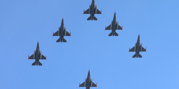 La Turchia schiera sei caccia F-16 e difesa aerea a Cipro Nord