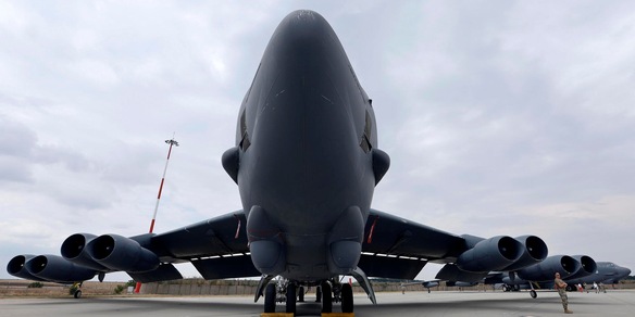 Guerra all'Iran, altri 3 bombardieri B-52 Usa atterrati in base Gb