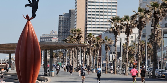 Iran avverte, 'colpiremo banche e centri economici di Usa e Israele'