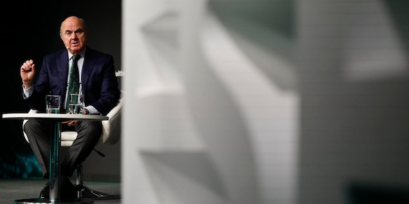 Guindos (Bce), 'attenzione ad un'amplificazione dello shock energetico'