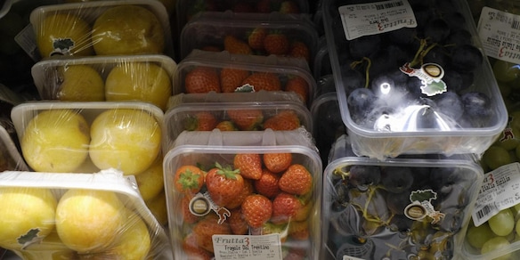 L'Ue avanza nella procedura contro l'Italia sulla plastica monouso