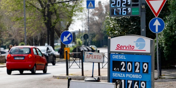 Ip e Tamoil raccomandano taglio dei prezzi dopo aumenti record