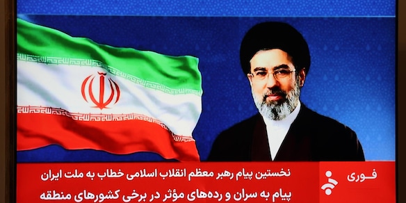 Khamenei, 'non ci ritireremo mai, vendicheremo tutti i nostri morti'