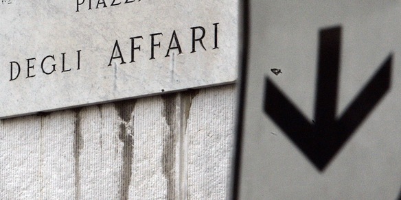 Borsa: Milano chiude in calo dello 0,71%, pesanti le banche