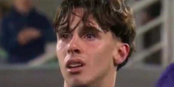 Lacrime alla fine di Fiorentina-Rakow: l'emozionante esordio del classe 2006 Braschi