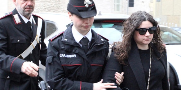 Chiara Petrolini in aula, 'non sono una madre assassina'