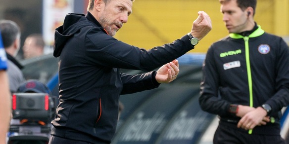 Calcio: il Lecce a Napoli, con tanti dubbi per Di Francesco