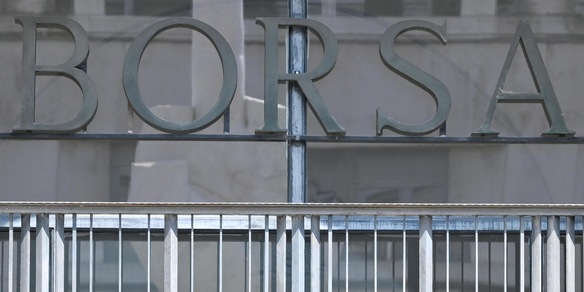 Borsa: Milano chiude in ribasso, -0,31%