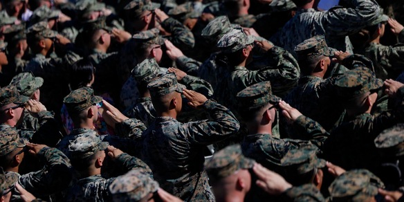 'Pentagono muove 5.000 marines e altre navi in Medio Oriente'