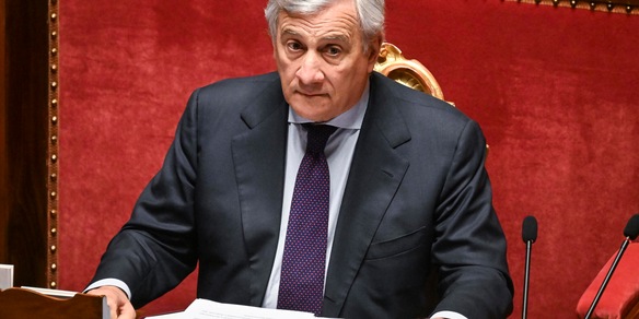 Tajani, non stiamo trattando con l'Iran per il passaggio da Hormuz