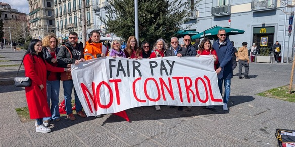 Rider in piazza a Napoli, 'ora vogliamo un vero contratto di lavoro'